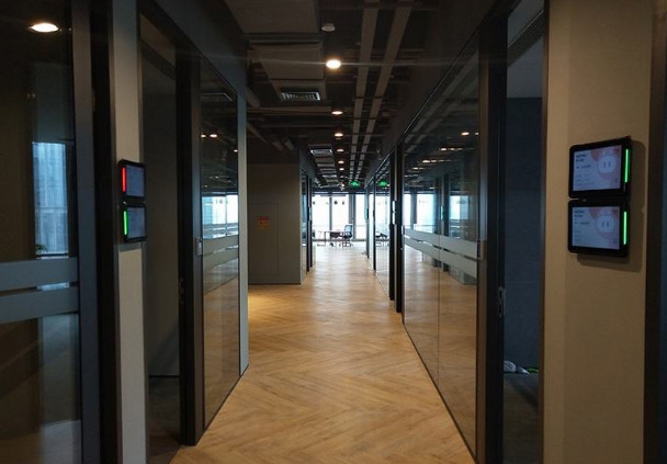 會議室電子門牌，實現無紙化會議預約管理